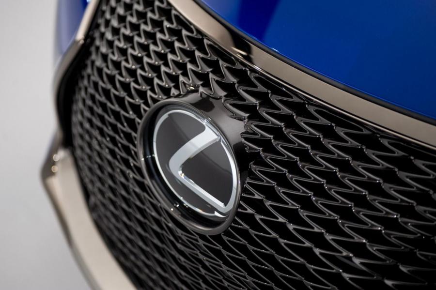 Детали экстерьера Lexus RC F 2014 года  (NA) (фото 158 из 200)